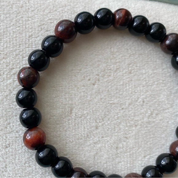 sold Black onyx and red tigers eye stretch bracelet - Picture 2 of 3